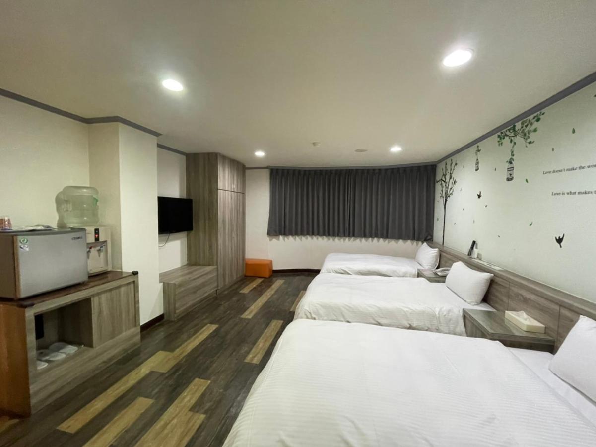 A22 Wei Lu Hotel Čung-li Exteriér fotografie