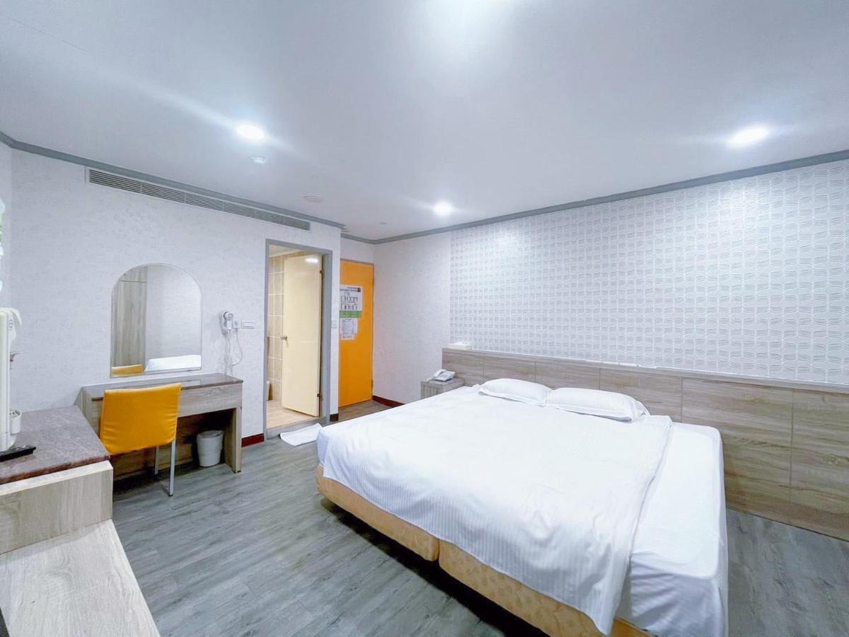 A22 Wei Lu Hotel Čung-li Exteriér fotografie