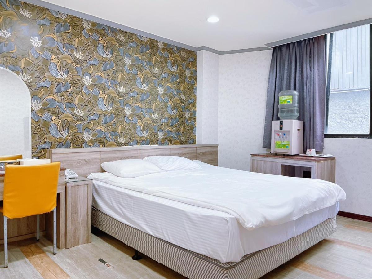 A22 Wei Lu Hotel Čung-li Exteriér fotografie